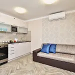 Charles City Centre Apartment